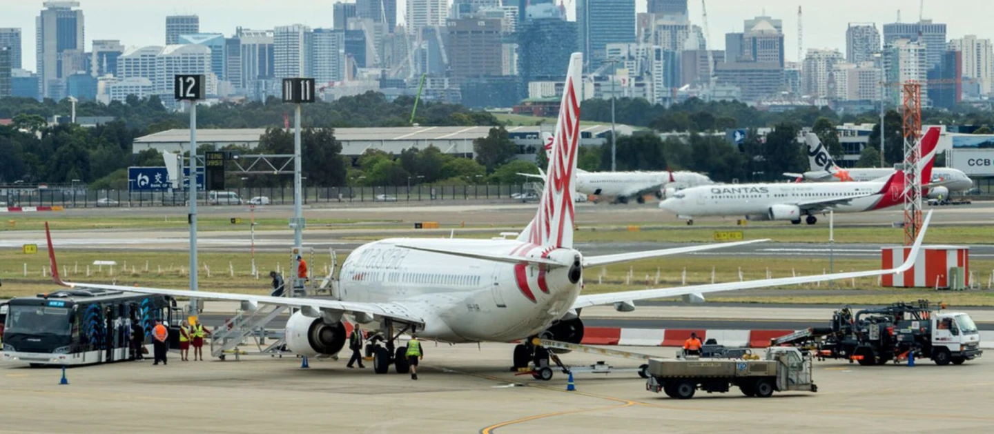 Setelah dua tahun bersikap dingin, pekerja asing dan mahasiswa internasional bergegas kembali ke Australia