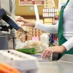 Were at crisis point Calls for Aussie kids as young as 13 to start work to address labour shortages