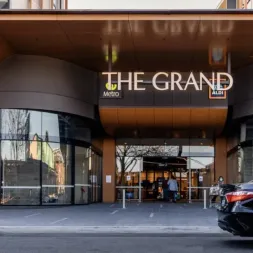 Property Entrepreneur Iwan Sunito Acquires Luxury Mall in Australia for IDR 215 billion